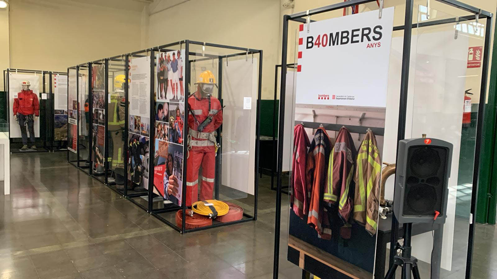 Imatge descriptiva de l'exposició 'Bombers 40 anys'
