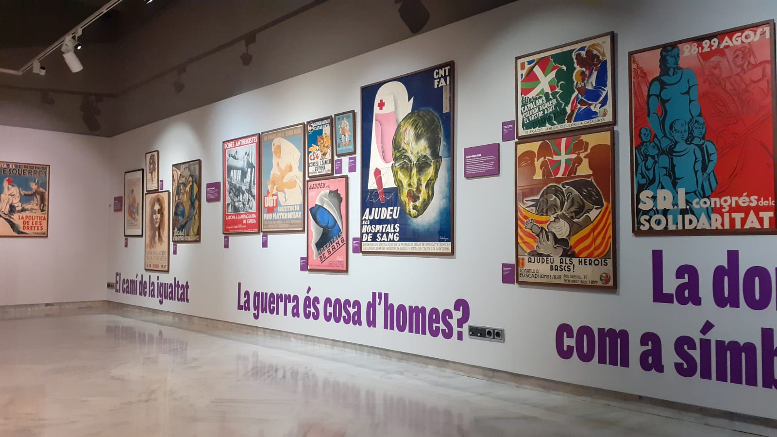 Imatge descriptiva de l'exposició 'Ciutadanes de la República'