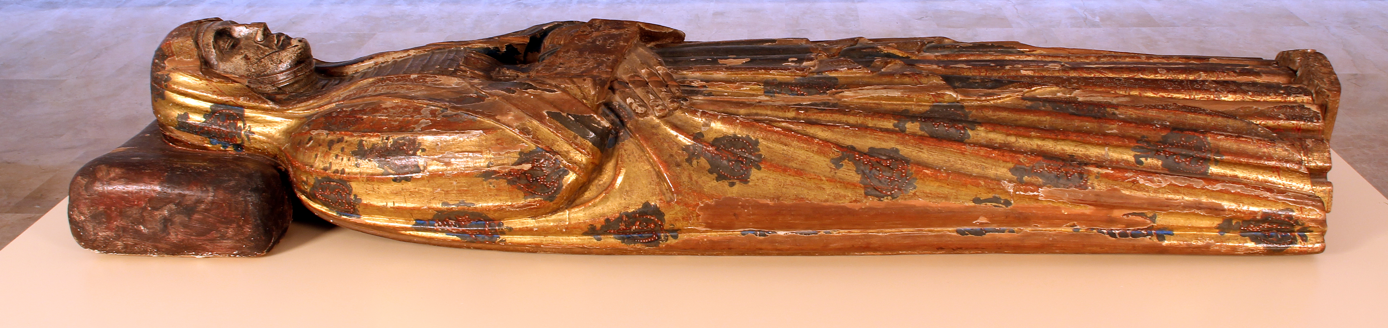 imatge de la noticia El Museu restaura una marededéu adormida tardogòtica